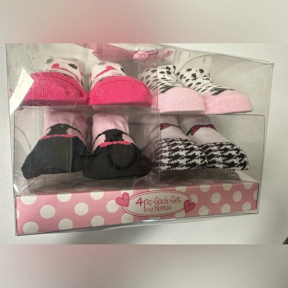 Cutie Pie/Hudson Baby 0-12 mos Socks Mittens and Bows NWT